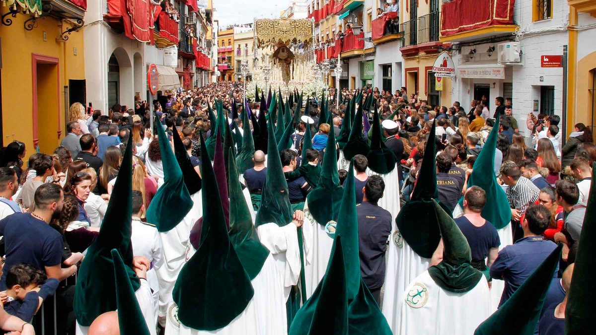 Financiación en las túnicas de nazarenos